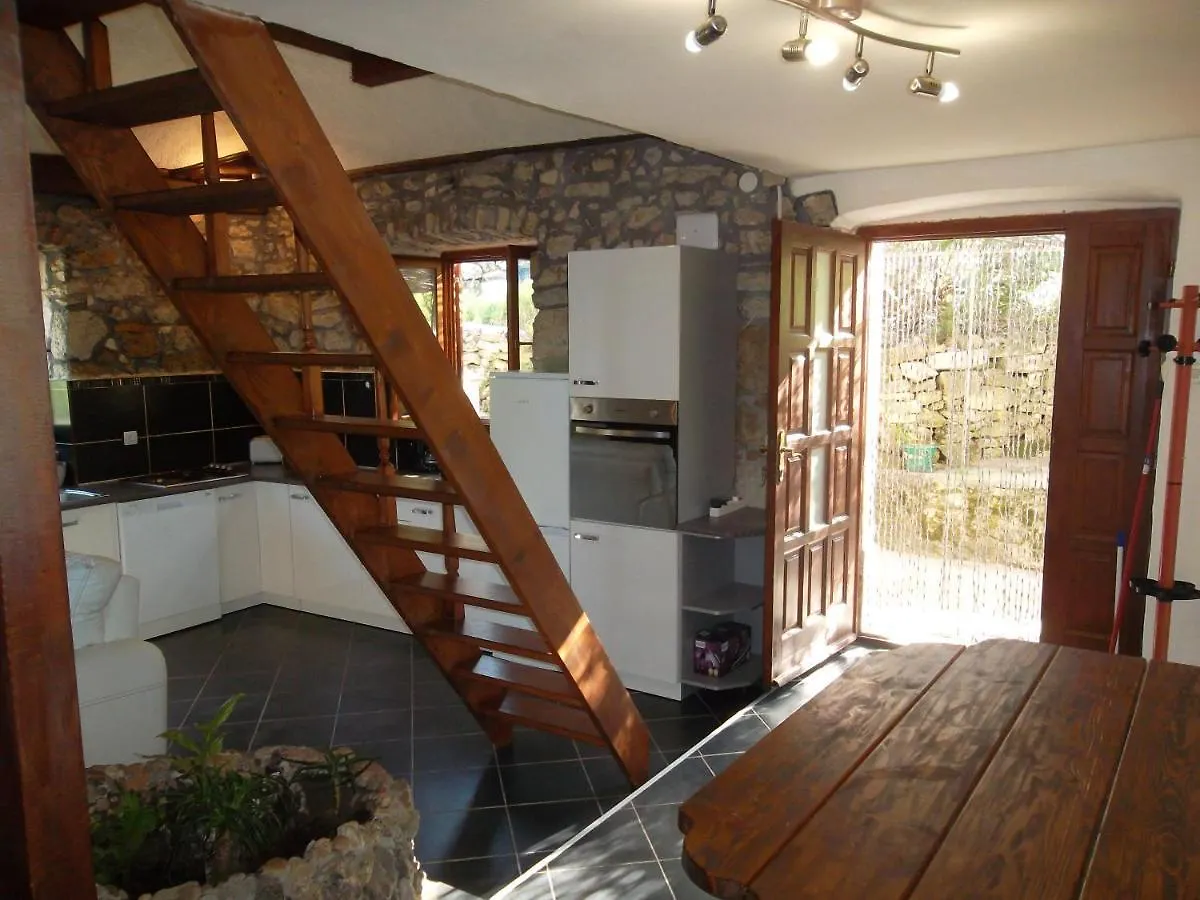 Apartment Damir Nerezine Croatia