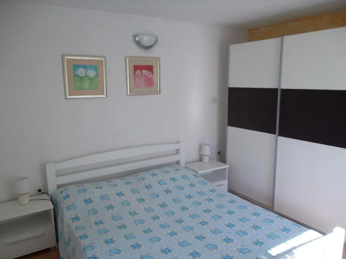 Apartment Damir Nerezine Croatia