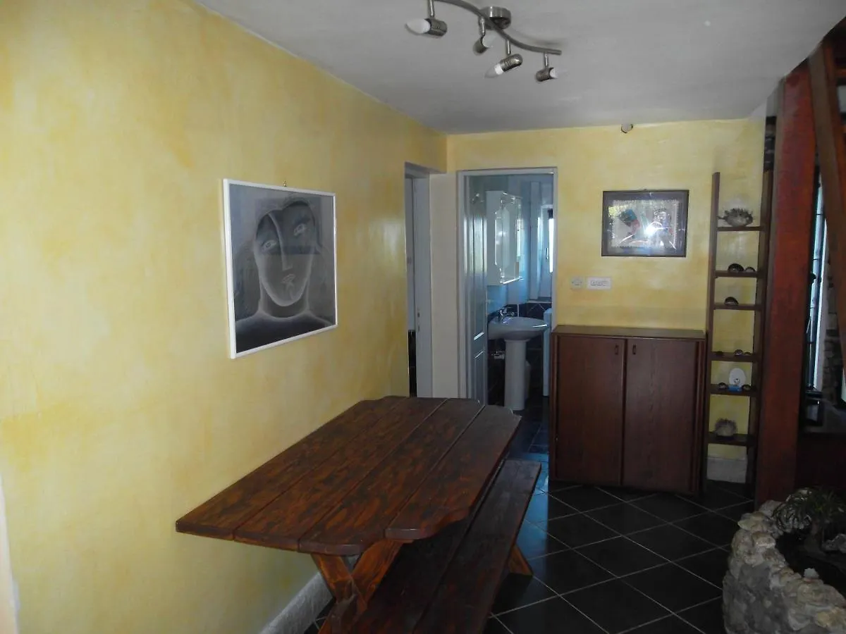 Apartment Damir Nerezine Croatia